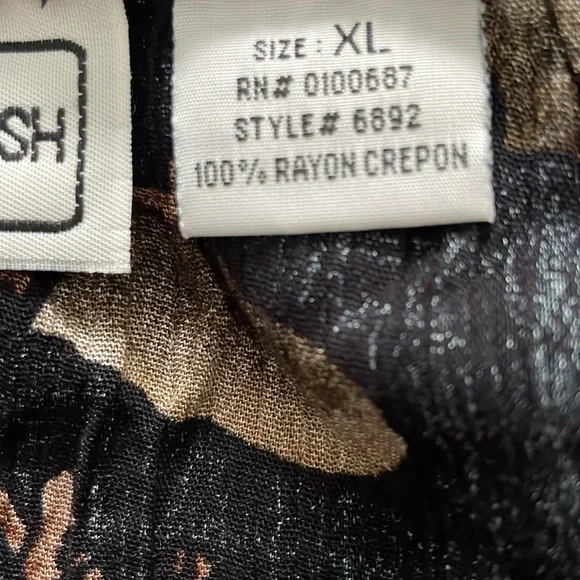 Black with sophisticated neutral designs, California Krush size XL crêpon skirt - Picture 7 of 8